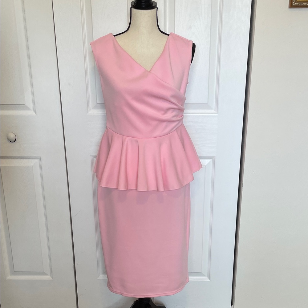 NWOT WOMEN'S ELEGANT PINK SLEEVELESS PARTY DRESS. SIZE LARGE.